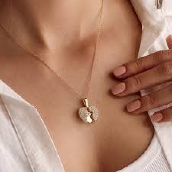 Elegant Crystal Heart Pendant